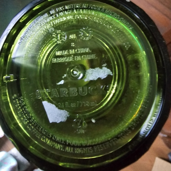 Starbucks Tumbler 24 oz. Iridescent Green with Dome Lid & Matching Straw - Picture 6 of 6